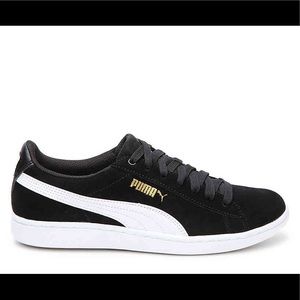 NWOT Puma Black Sneakers